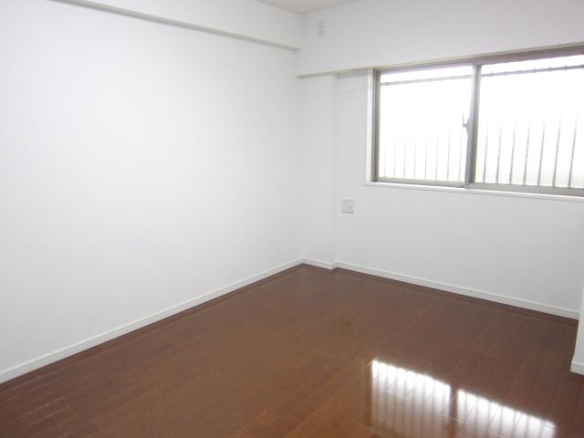 Non-living room. Indoor (June 2013) Shooting