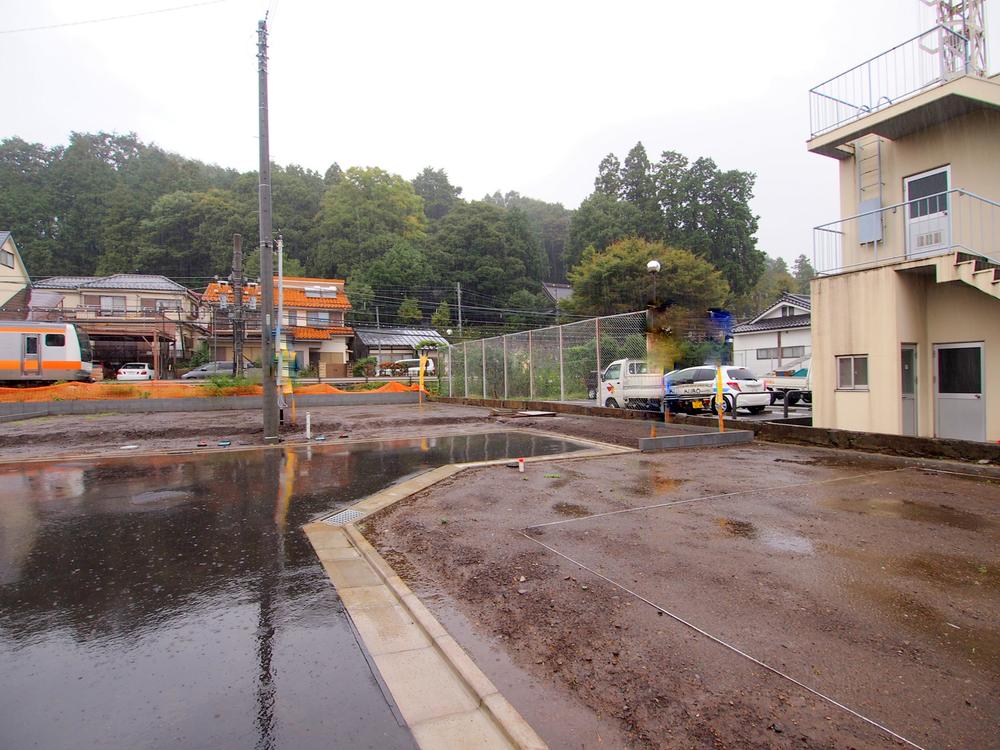 Local photos, including front road. Local (October 20, 2013) Shooting