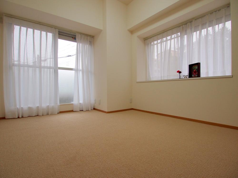 Other introspection. Western style room