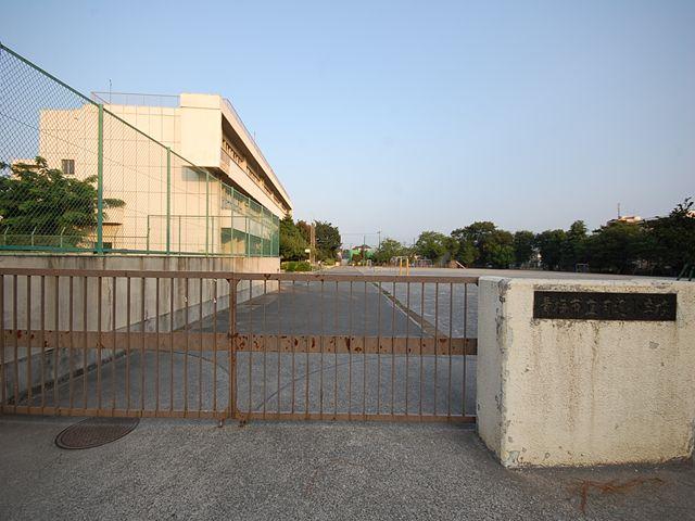 Primary school. Ome Municipal Kawabe to elementary school 797m