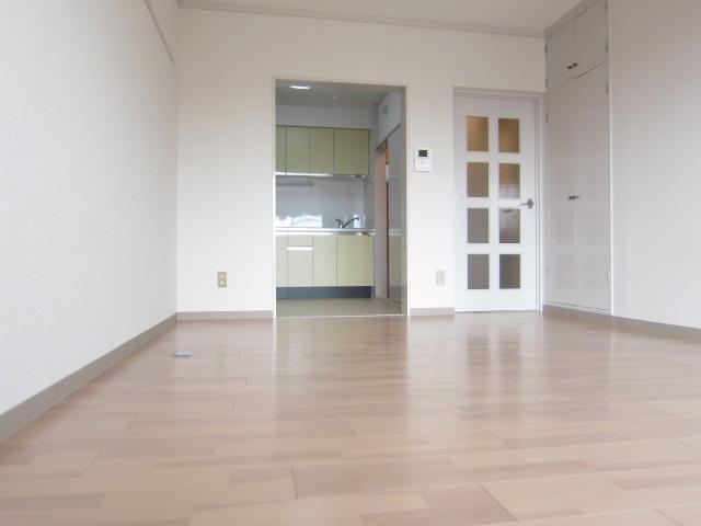 Living. Indoor (12 May 2013) Shooting