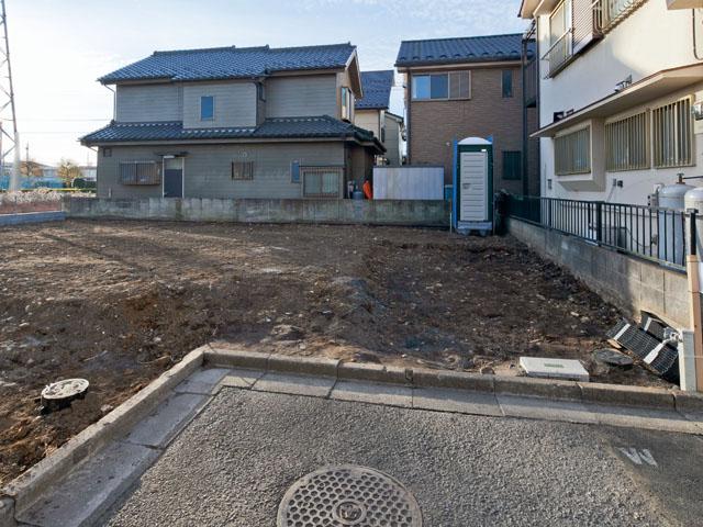 Local photos, including front road. What about the home party is called the friends and brothers of Io Hiroｰ?