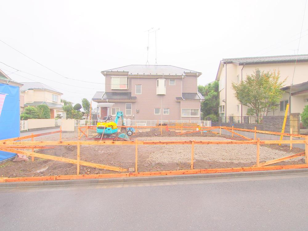 Local appearance photo. Current state October shooting