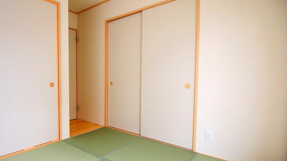 Other introspection. Japanese style room