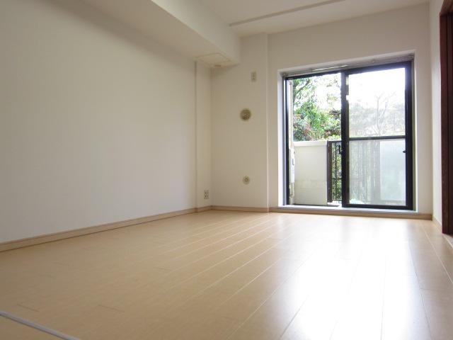 Living. Indoor (12 May 2013) Shooting