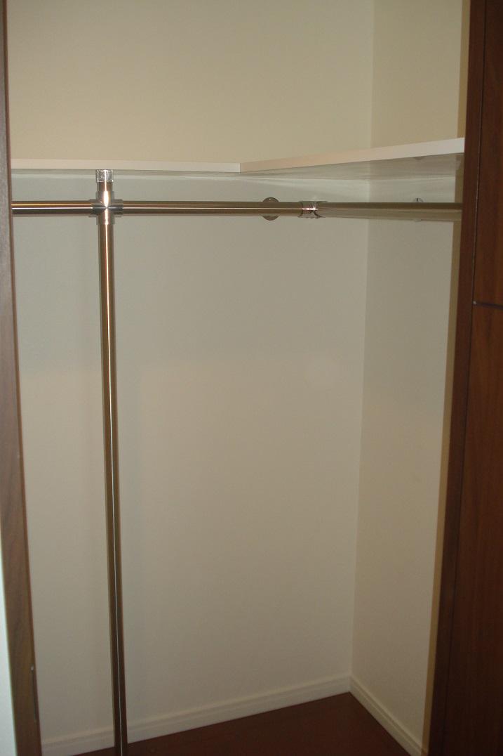 Receipt. Walk-in cloakroom