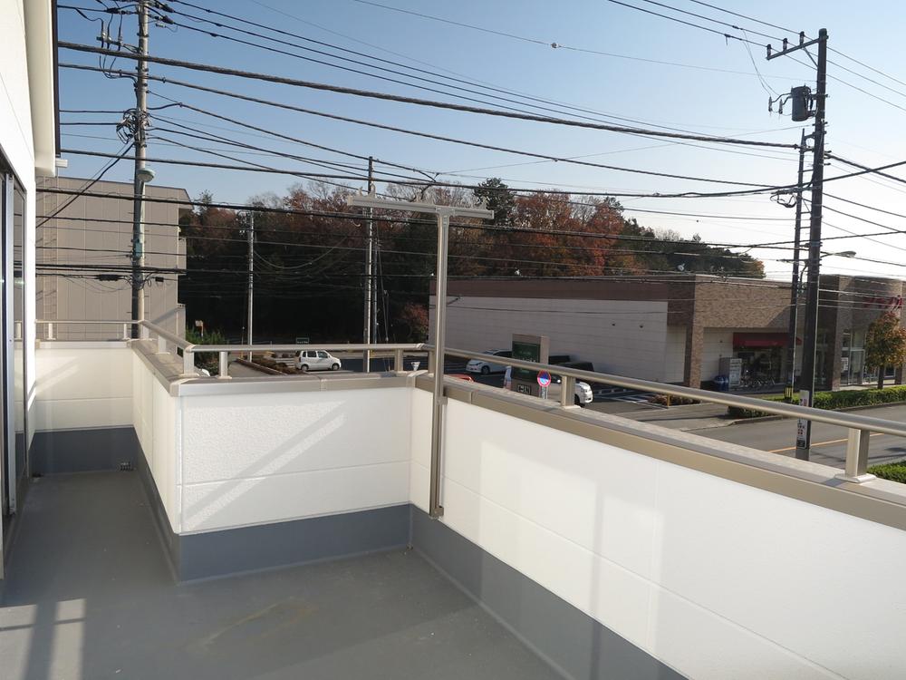 View photos from the dwelling unit. Local (12 May 2013) Shooting