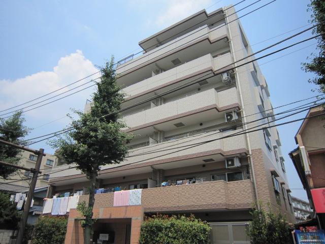 Local appearance photo. Local (10 May 2013) Shooting