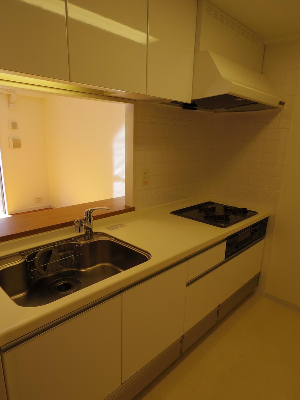 Kitchen. Living-dining is the system kitchen overlooking!