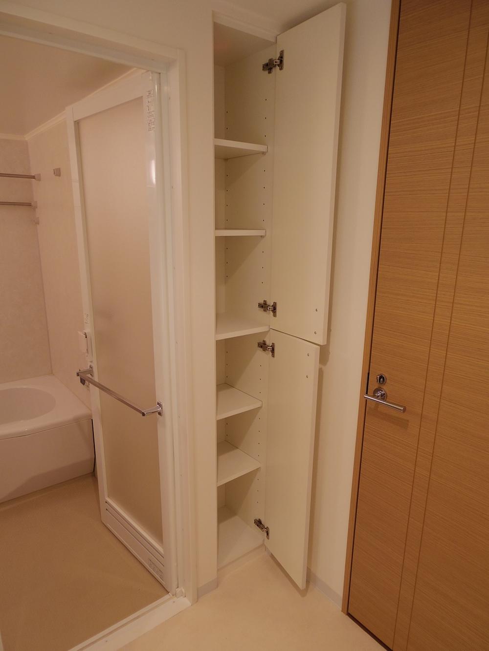 Receipt. Linen cabinet, which is provided in the bathroom entrance is good is selfish use!