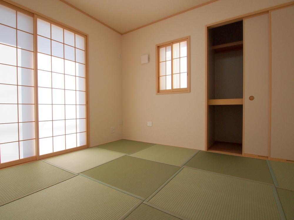 Other introspection. Japanese style room