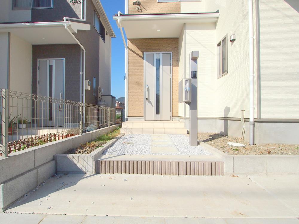 Local appearance photo. December 2013 shooting