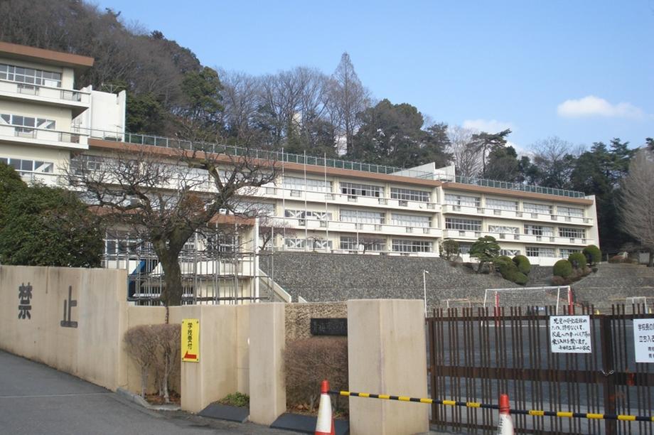 Primary school. Ome Municipal No. 1 413m up to elementary school