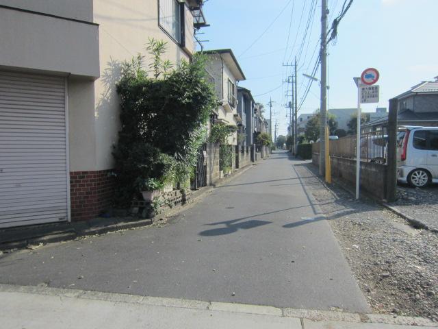 Local photos, including front road. Local (September 2013) Shooting