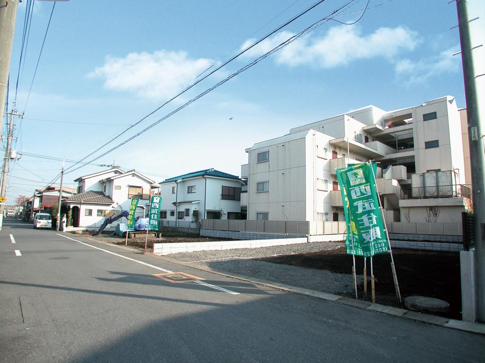 Local photos, including front road. Local (12 May 2013) Shooting