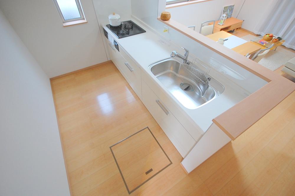 Same specifications photo (kitchen). The company construction cases
