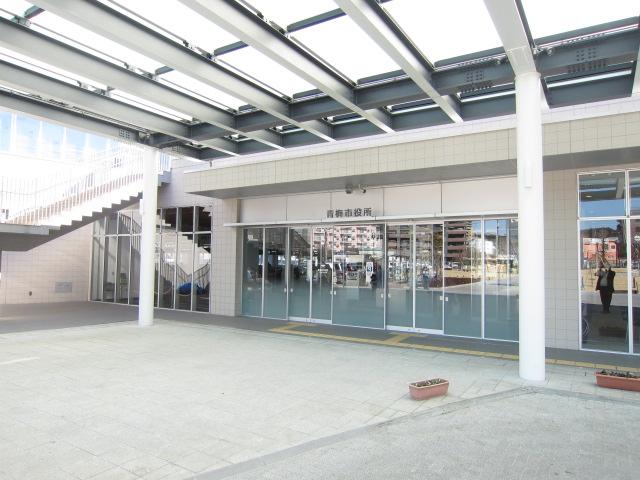 Government office. Ome 498m to City Hall