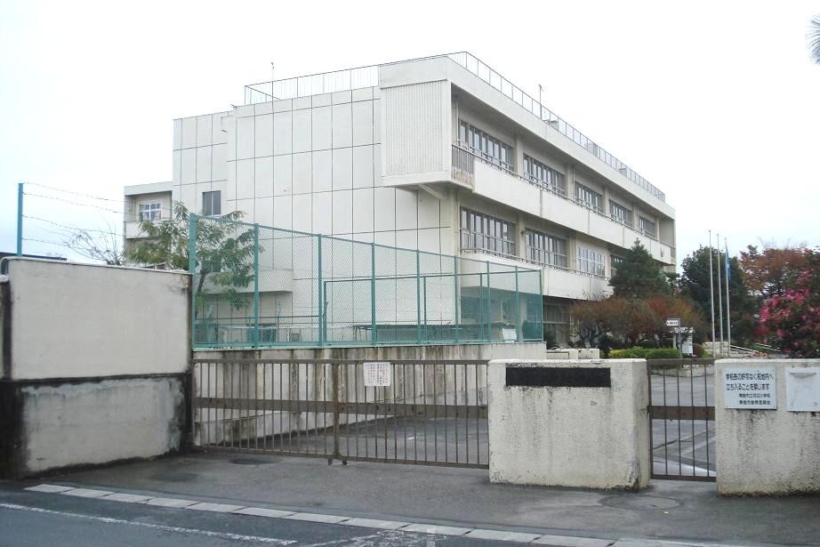 Primary school. Ome Municipal Kawabe to elementary school 1270m