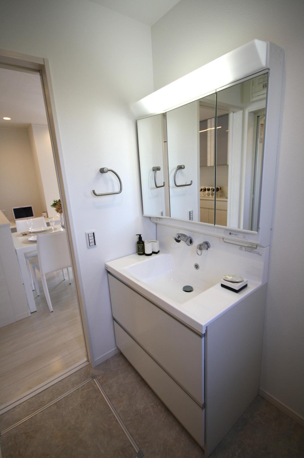 Same specifications photo (bathroom). The company construction cases