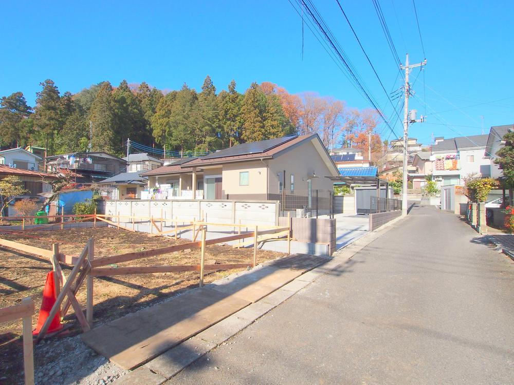 Local photos, including front road. 2013 November shooting