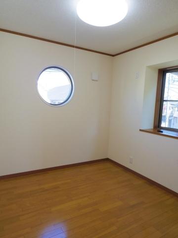 Non-living room. 2nd floor 5.2 Pledge Western-style