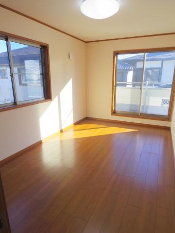 Non-living room. 2nd floor 7.6 Pledge Western-style