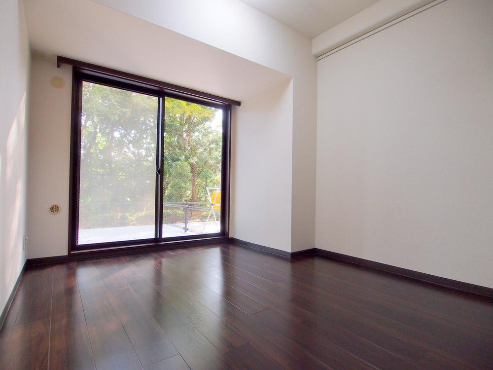 Other introspection. Western style room