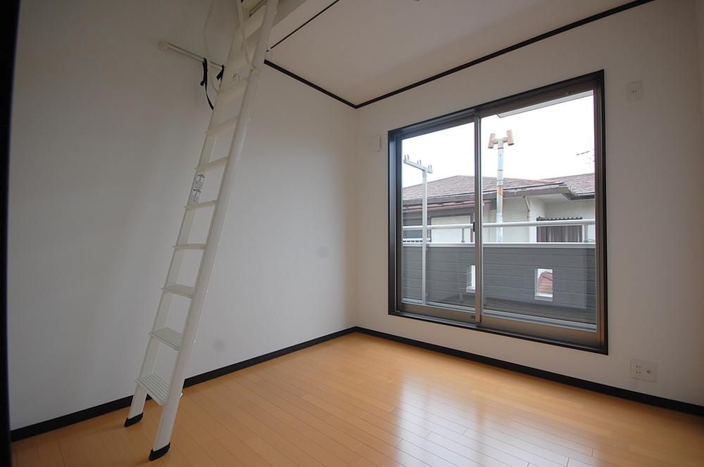 Same specifications photos (Other introspection). Same specifications Western-style