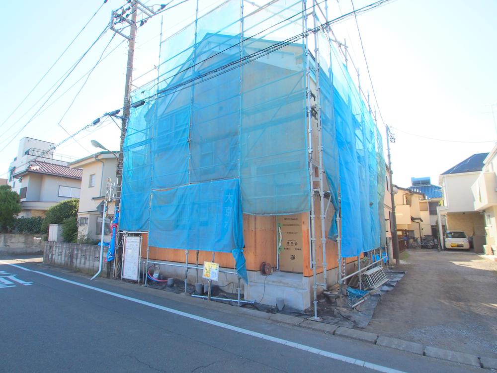 Local appearance photo. Local shooting