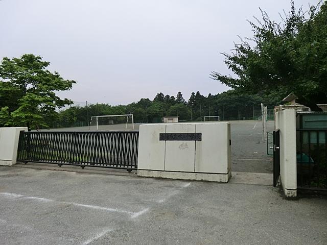 Junior high school. Ome Municipal blown up to junior high school 1500m