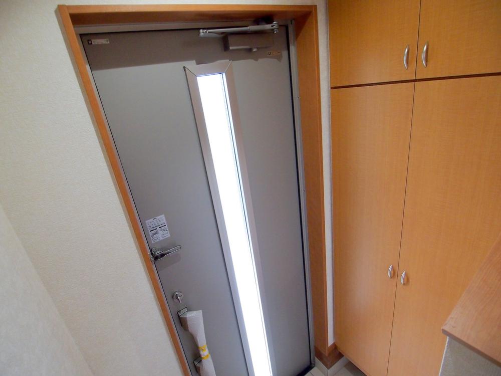 Entrance. Local (10 May 2013) Shooting