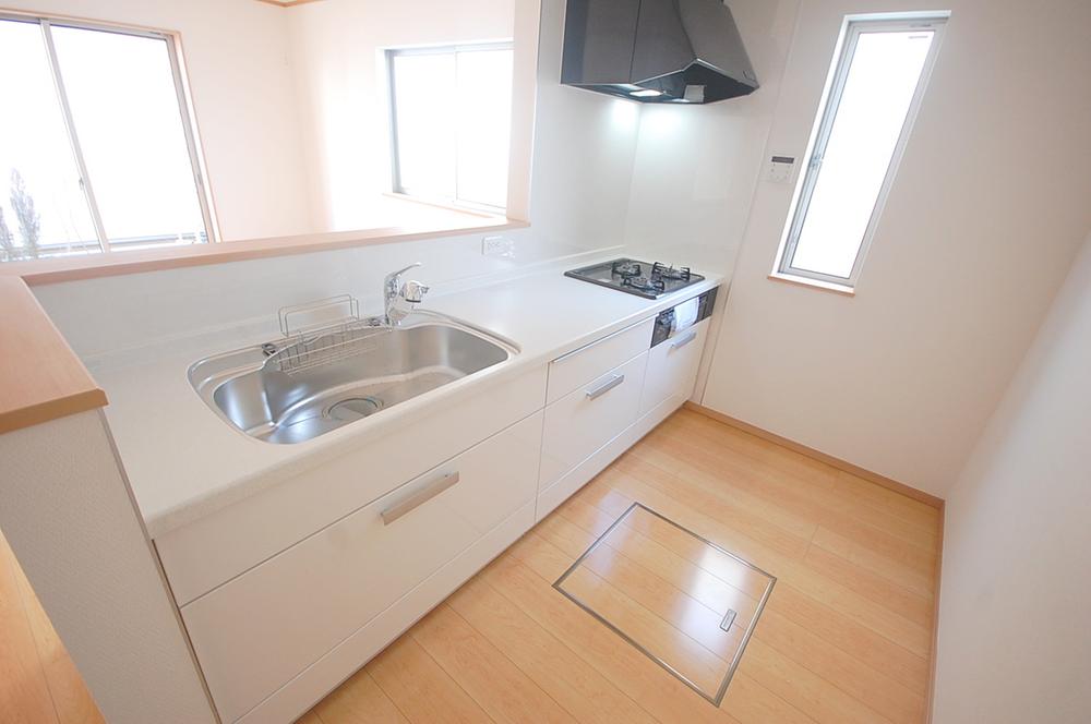 Same specifications photo (kitchen). The company construction cases
