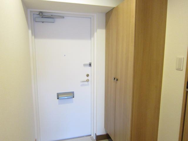 Entrance. Local (10 May 2013) Shooting