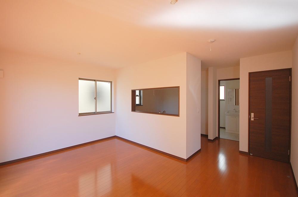 Same specifications photos (living). (3 Building) same specification