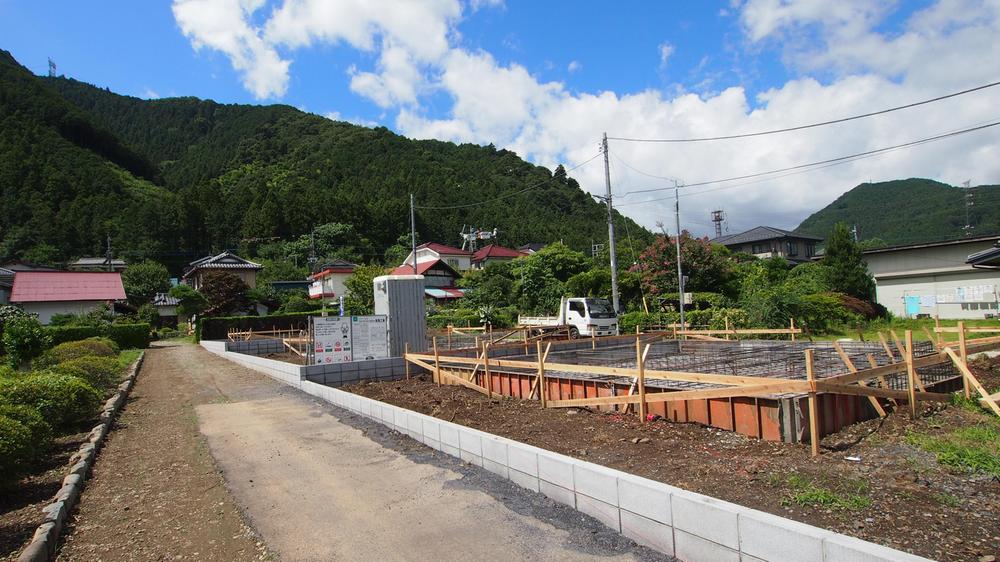 Local photos, including front road. Local (August 2013) Shooting