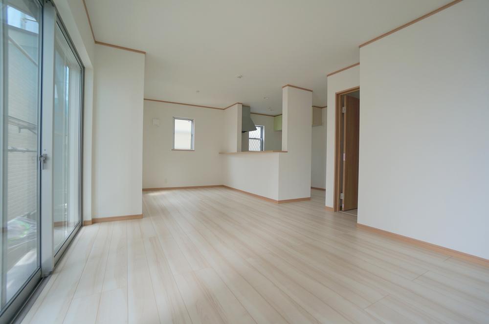 Same specifications photos (living). Example of construction