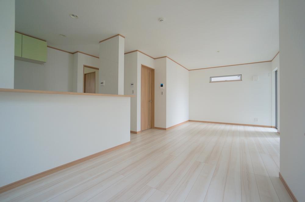 Same specifications photos (living). Example of construction