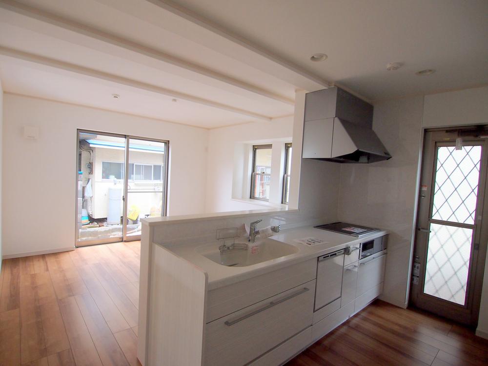 Kitchen. Indoor (10 May 2013) Shooting