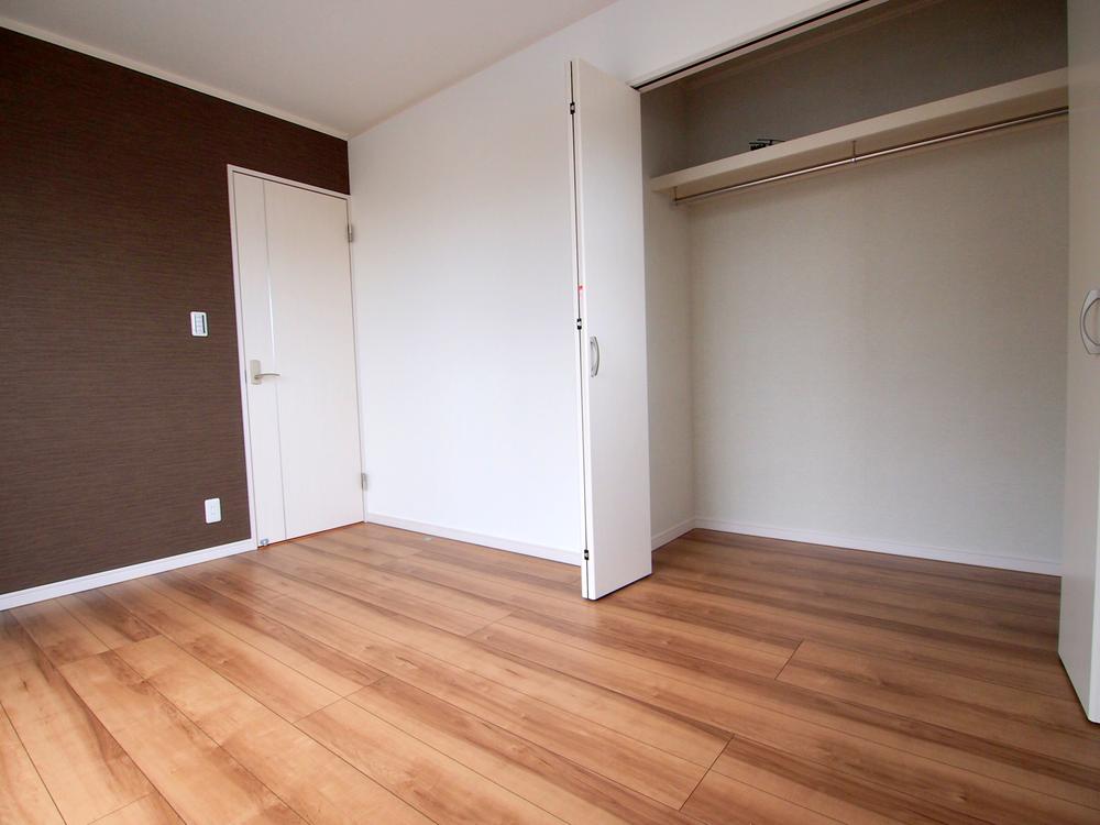 Non-living room. Indoor (10 May 2013) Shooting