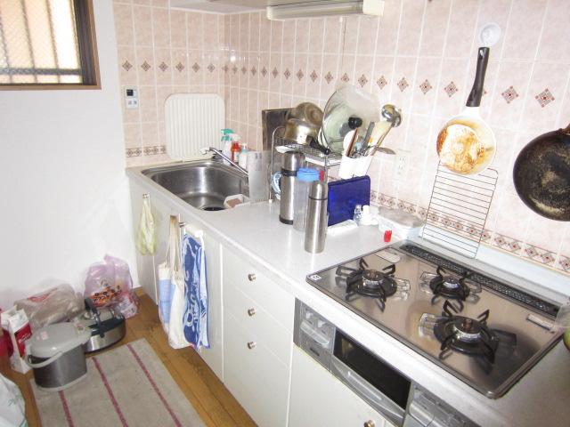 Kitchen. Room (August 2013) Shooting