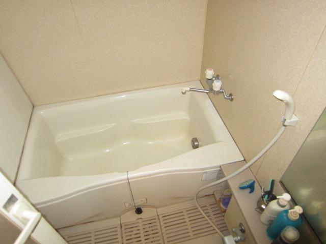 Bathroom. Room (August 2013) Shooting