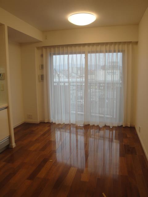 Living. Already full renovation! !