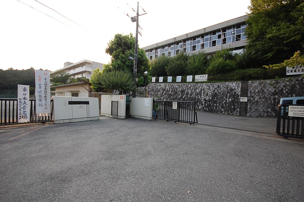 Junior high school. Ome Municipal blown up to junior high school 1355m