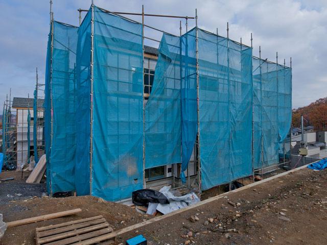 Local photos, including front road. Local (13 December) shooting