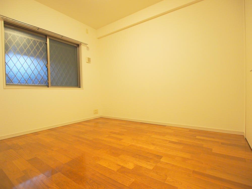 Other introspection. Western style room