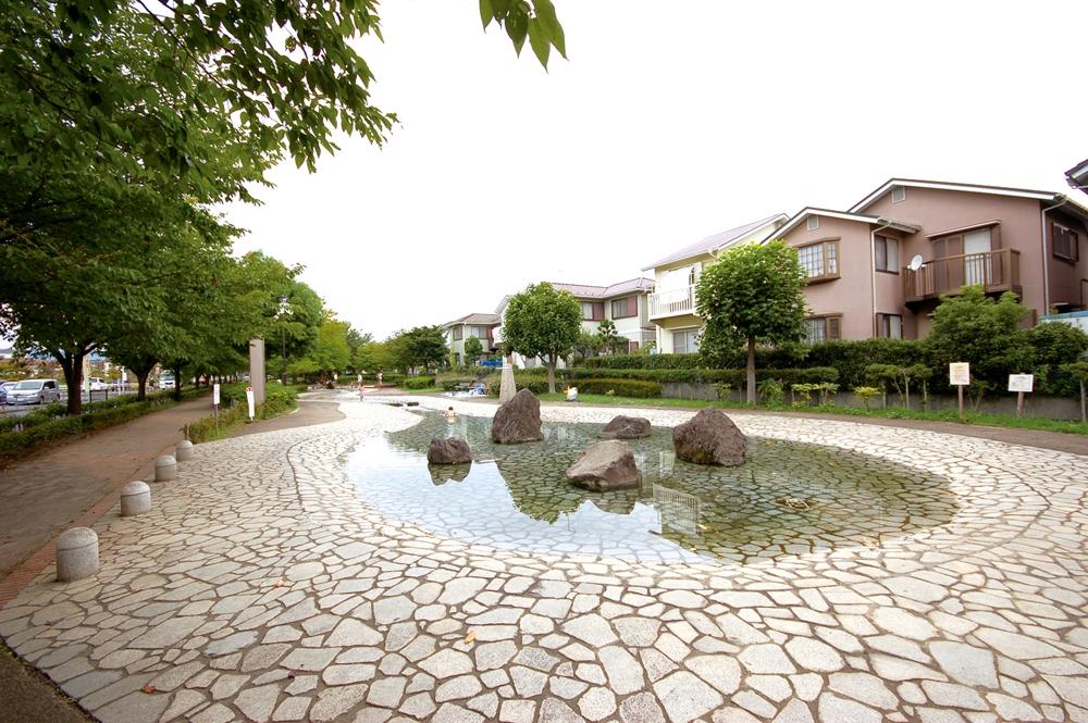 park. 240m to the fountain in the Hiramatsu green space