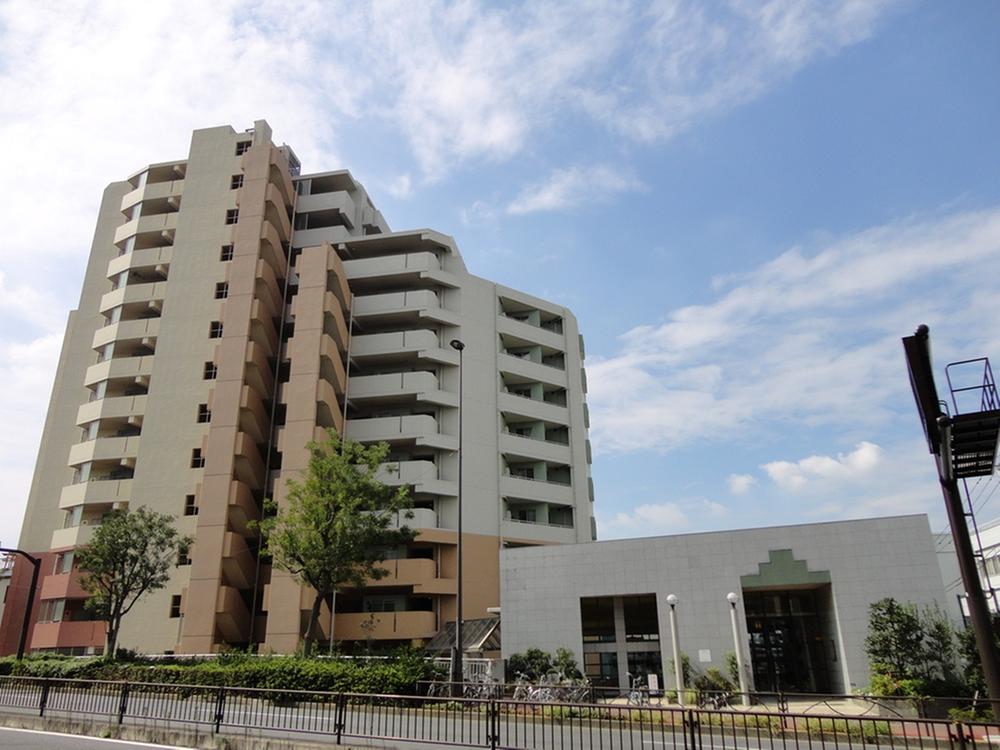 Local appearance photo. Local (10 May 2013) Shooting