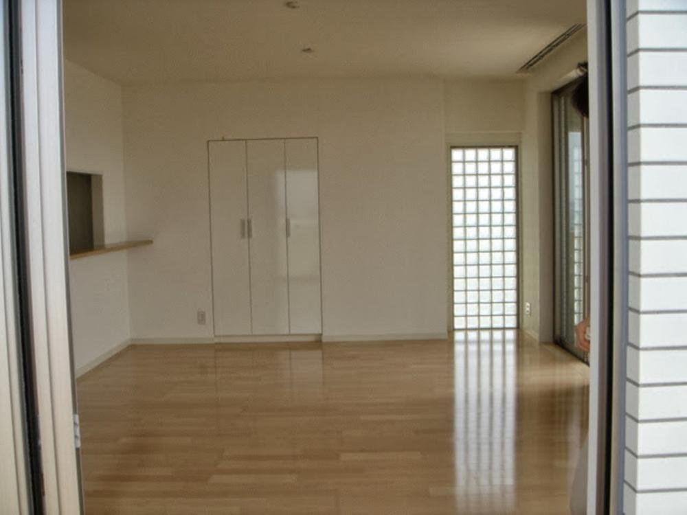 Living. Room (August 2005) Shooting