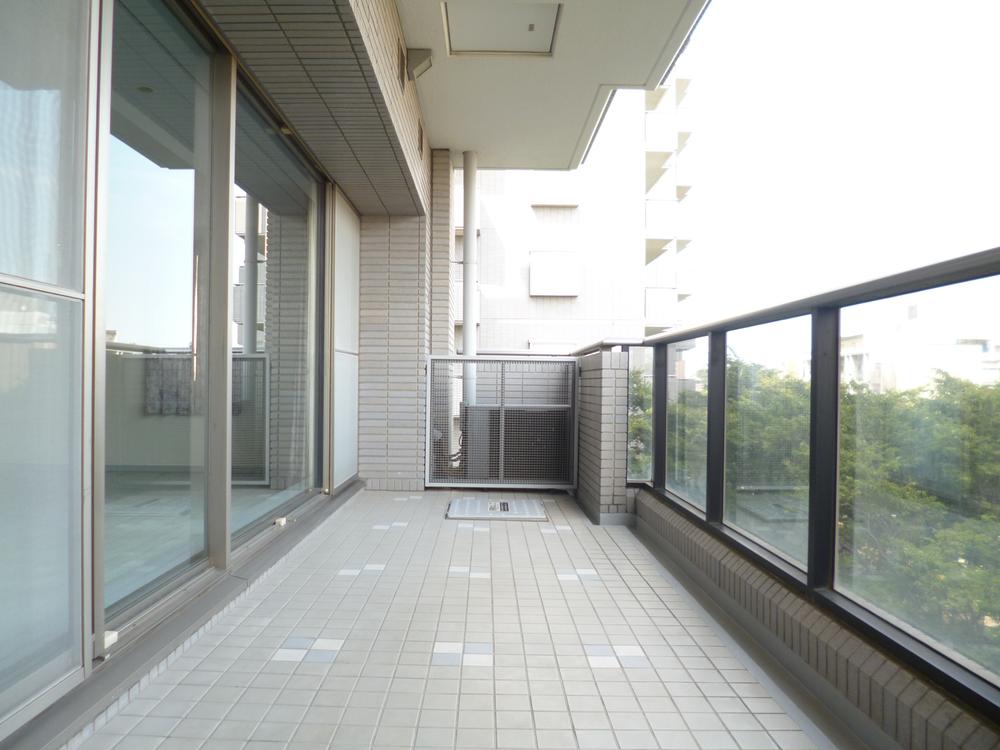 Balcony. Local (June 2013) Shooting