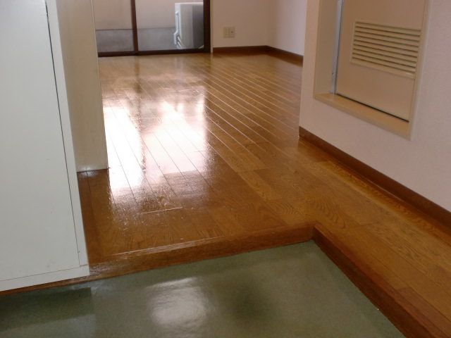 Entrance. Yes shoe box